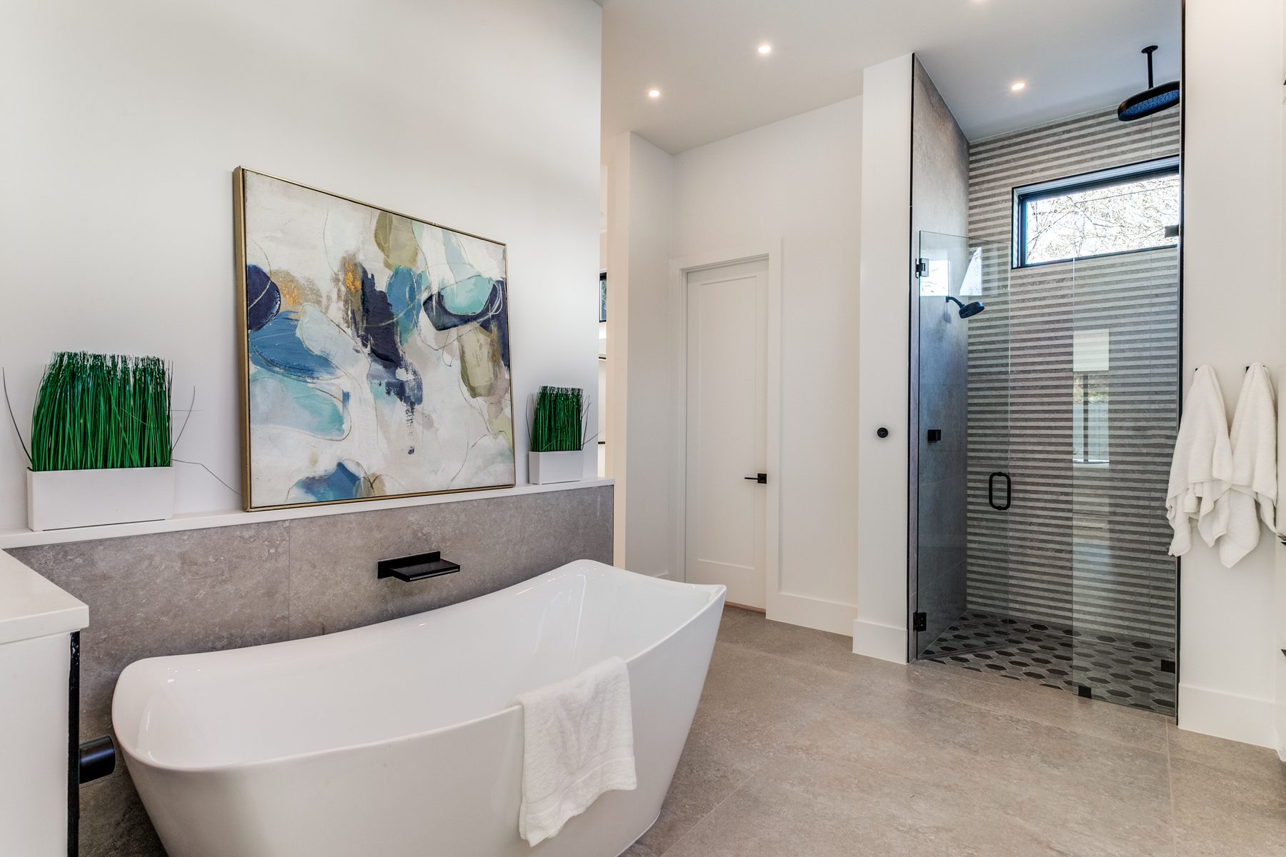Primary bath with soaking tub